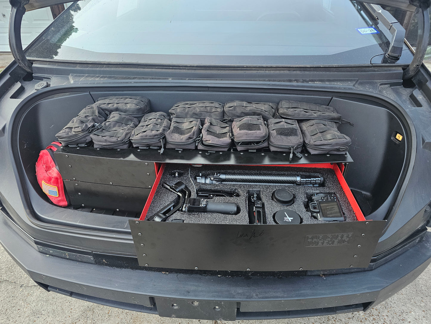 Cybertruck Frunk Kit: Premium