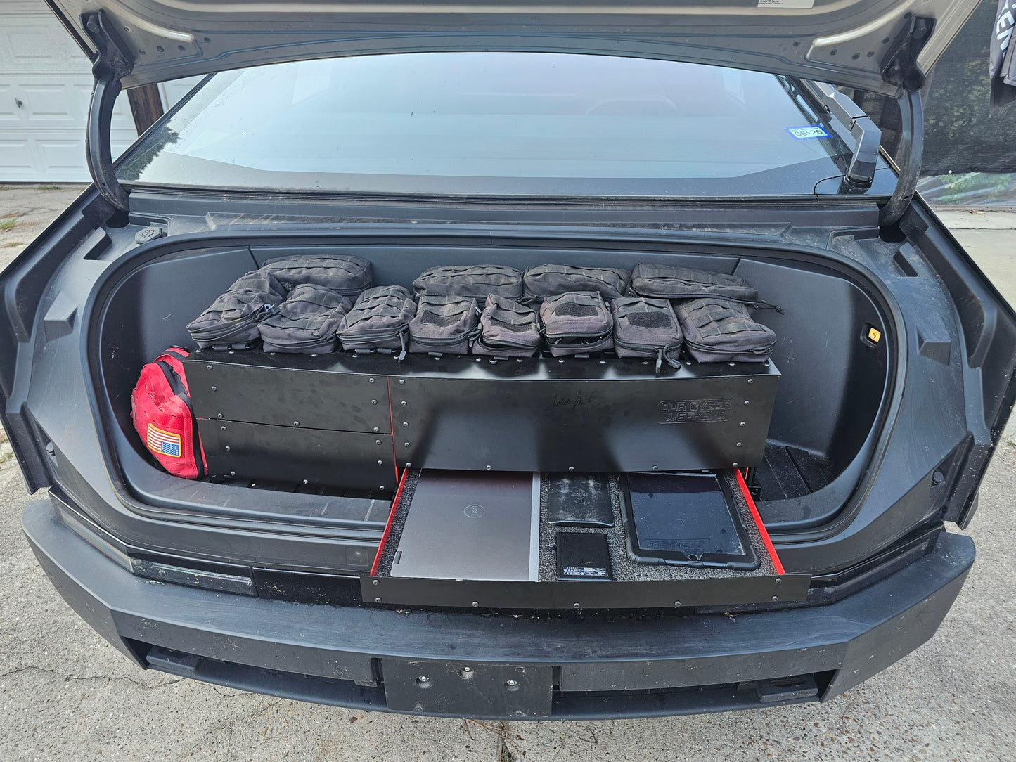 Cybertruck Frunk Kit: Premium